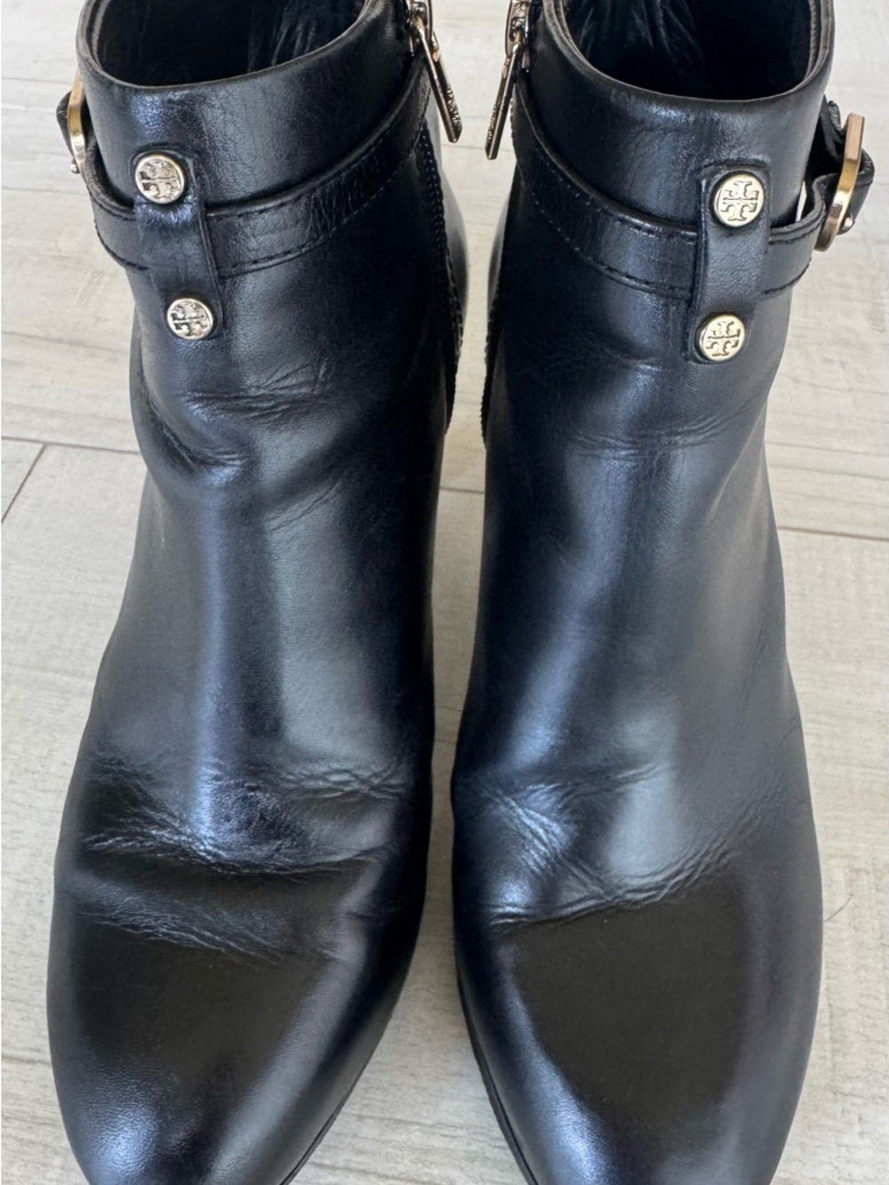 Tory Burch Black Leather Buckle Zip Ankle Gold Logo Heel Booties Size 8 - Picture 6 of 12